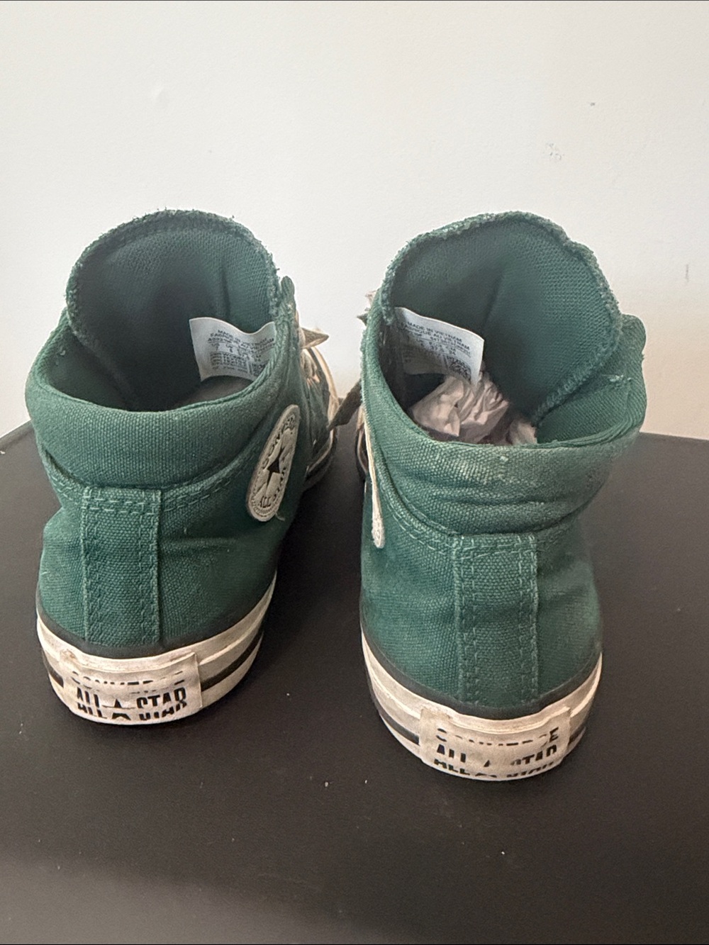 Converse Women’s Size 7 Green High-Top Chuck Taylor Sneakers - Picture 2 of 7